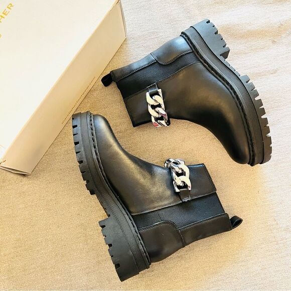 NWT Marc Fisher Parrie Lug Sole Chain Boots in Black 6 - Picture 3 of 9